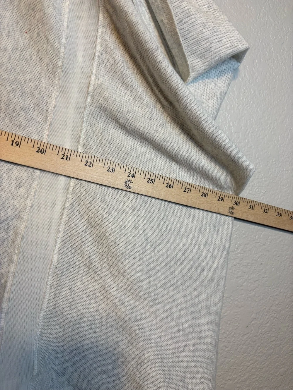 Lululemon Sun Salutation Circle Scarf Heathered Grey White